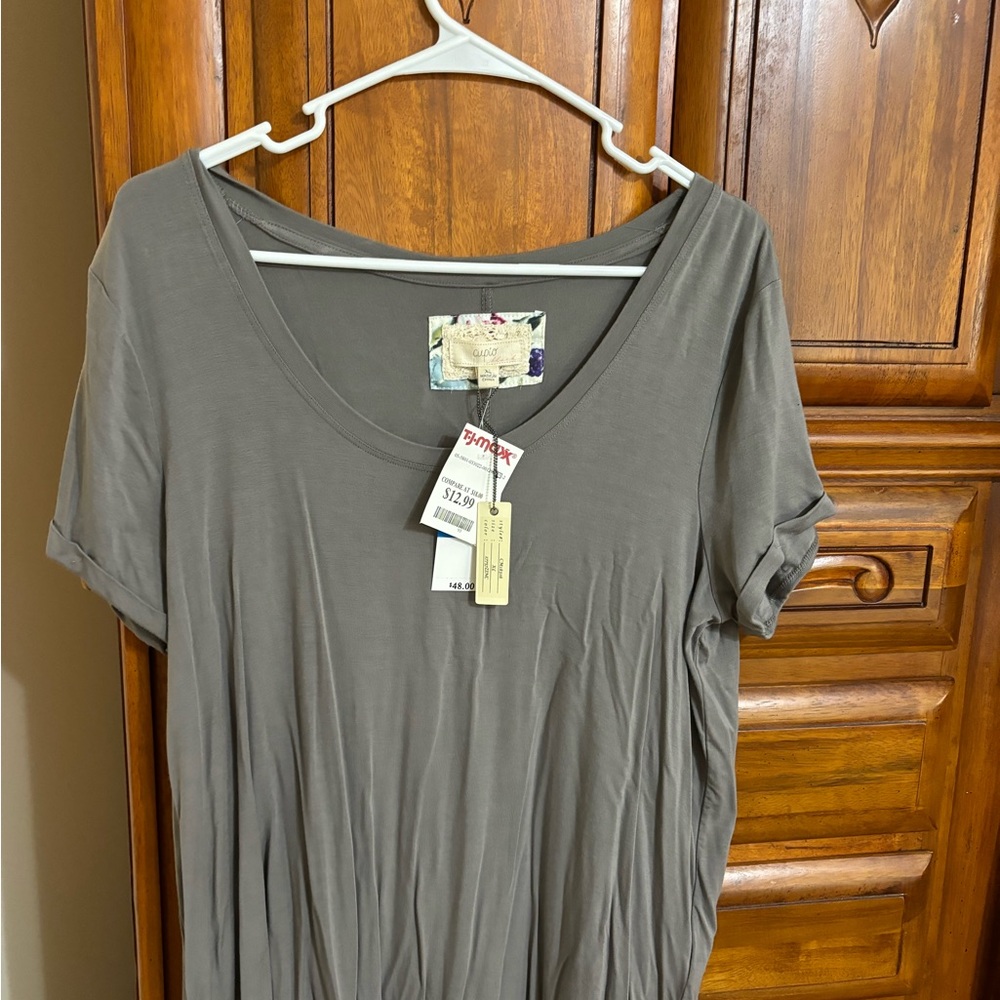 Cupio Women's Olive Short Sleeve Tee